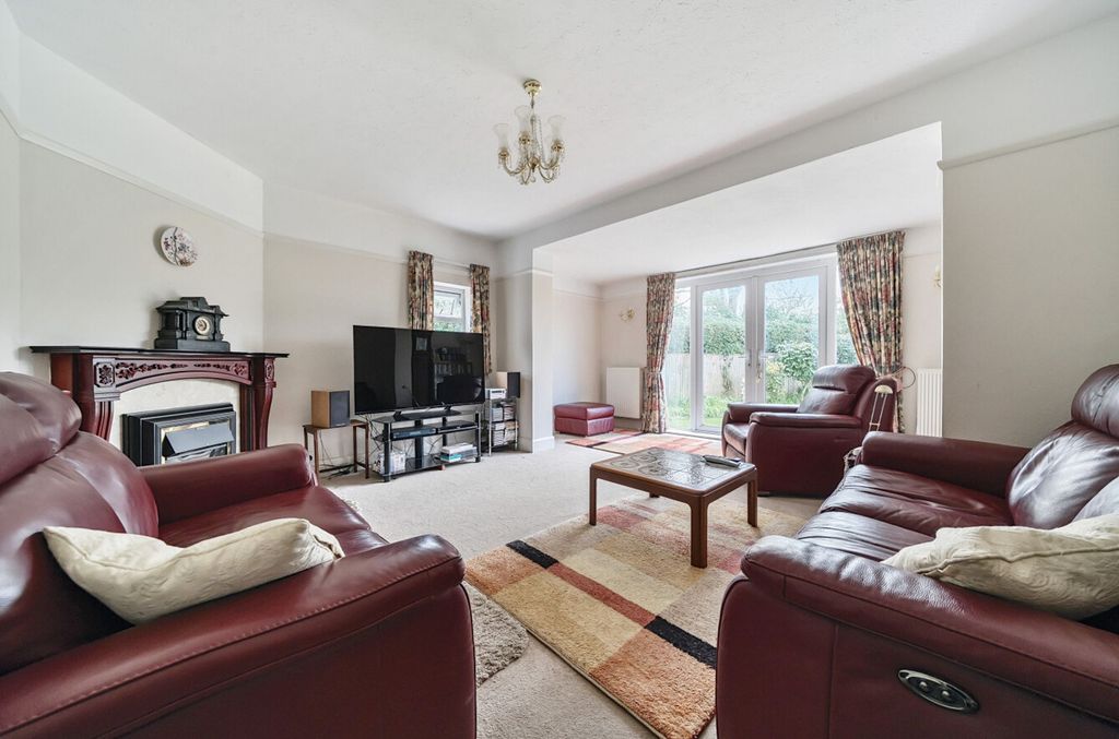 Property photo 2 of 19
