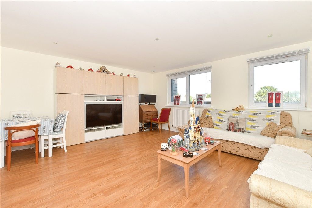 Property photo 3 of 4 Lounge/Diner