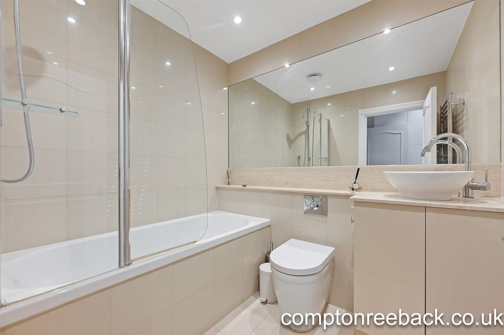 Property photo 3 of 8 Cr - 15 Regents Court - 3 (1).Jpg