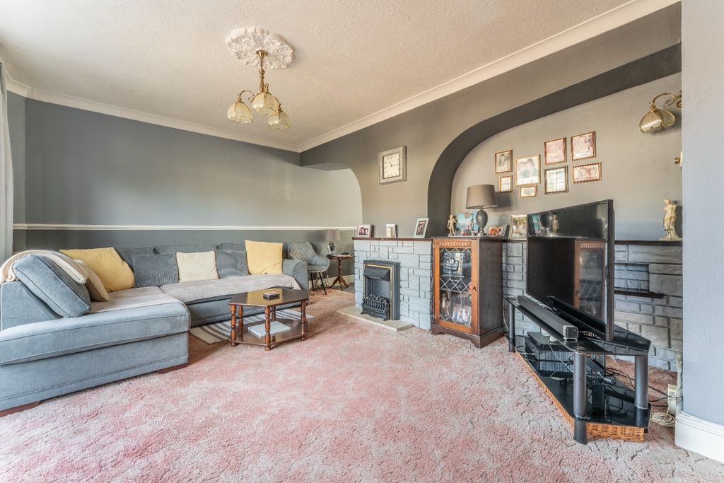 Property photo 3 of 15 5308123