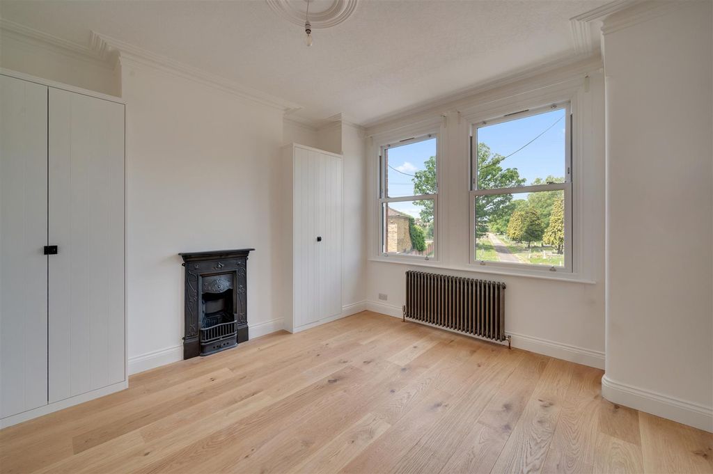 Property photo 3 of 18 Daniels_ Roundwood Road, London_017.Jpg