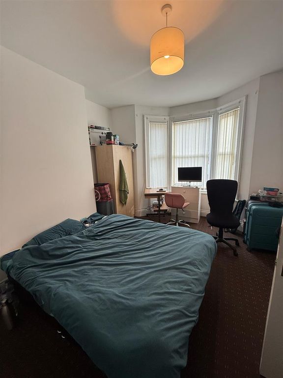 Property photo 3 of 11 3. 39 Tenth Ave.Jpg