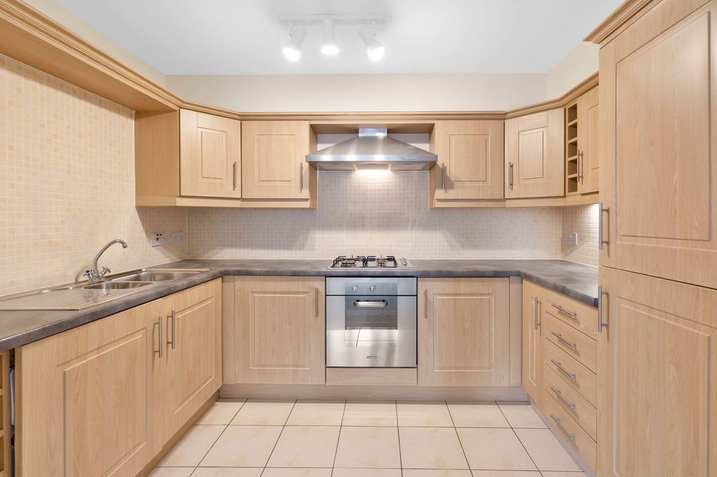 Property photo 2 of 24 Kitchen