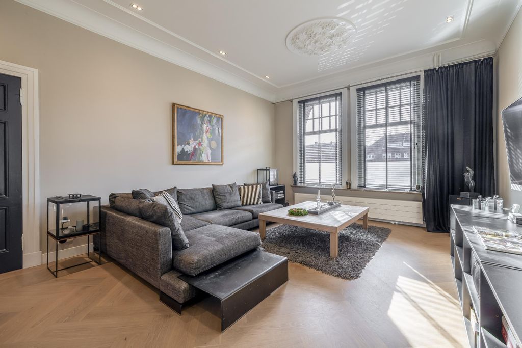 Property photo 2 of 34