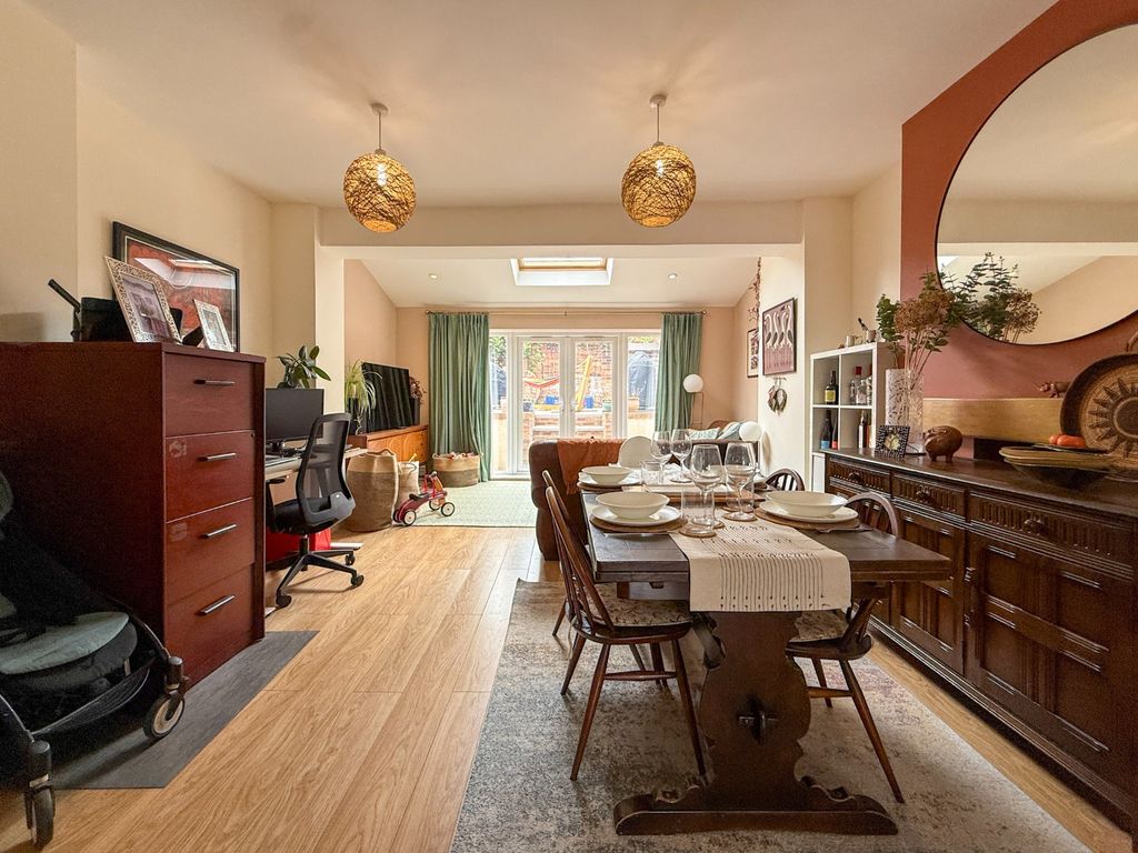 Property photo 3 of 21 43715411