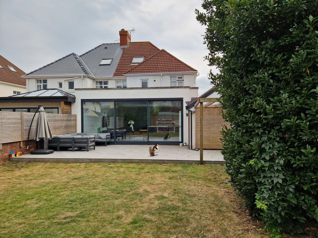 Property photo 2 of 37