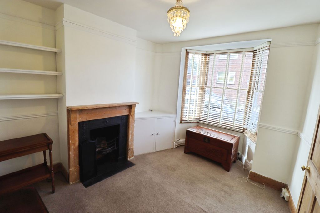 Property photo 2 of 8
