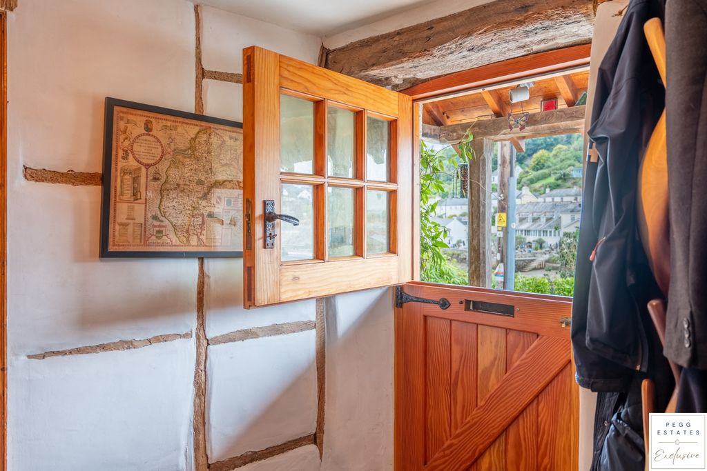 Property photo 2 of 35