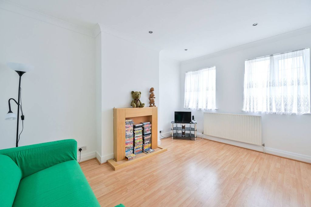 Property photo 2 of 9