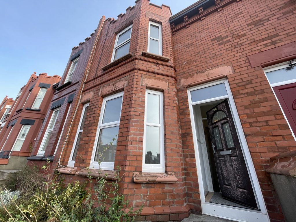 Property photo 2 of 12