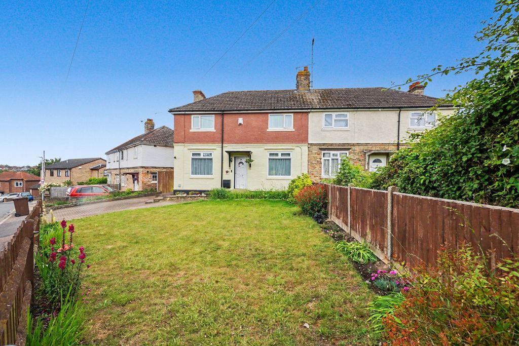 Property photo 1 of 40