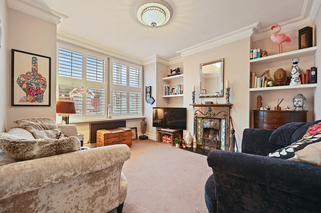 Property photo 2 of 20