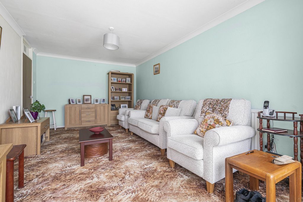 Property photo 3 of 19