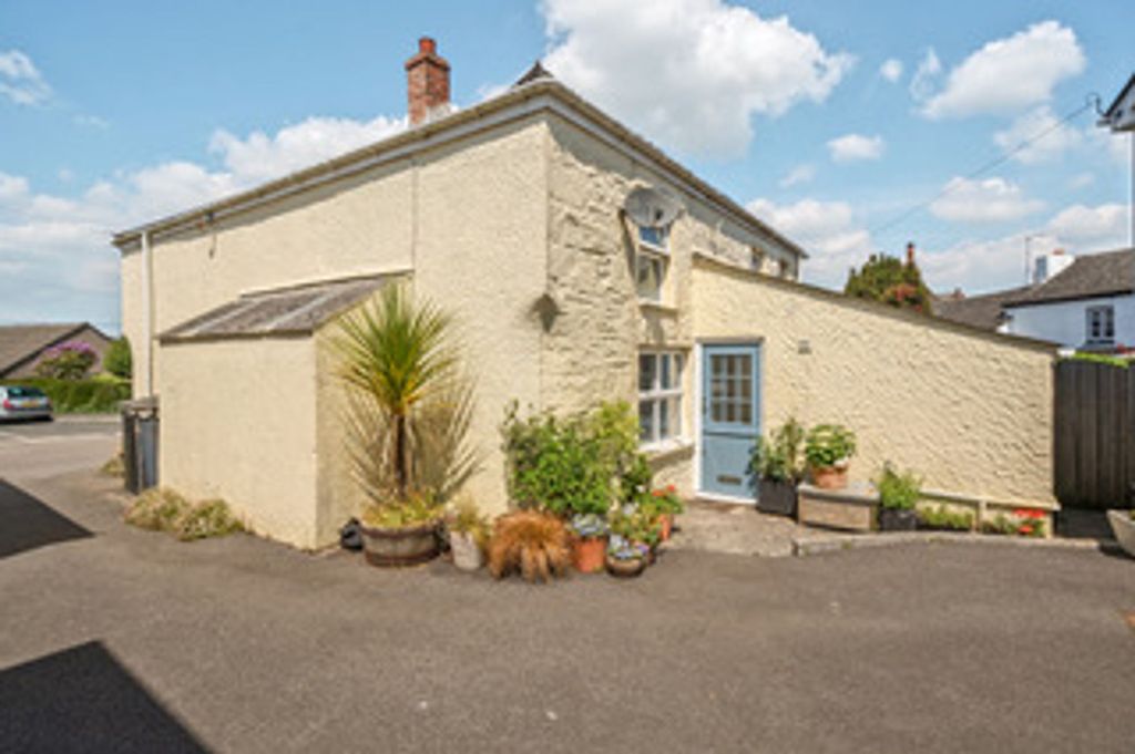 Property photo 2 of 18