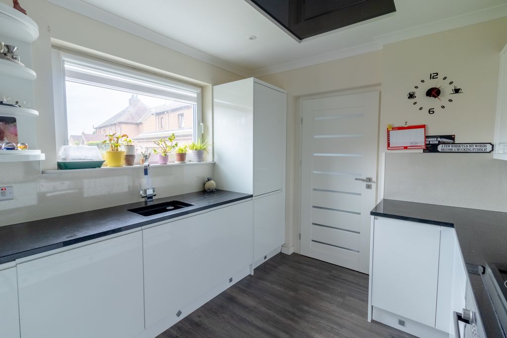 Property photo 2 of 20 Kitchen