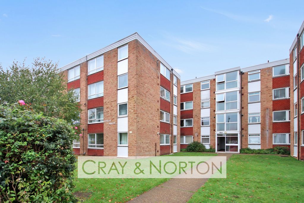 Property photo 1 of 7 Photo 7