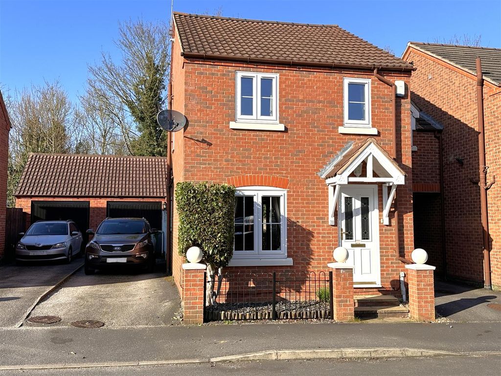 Property photo 1 of 19 Front Aspect 142