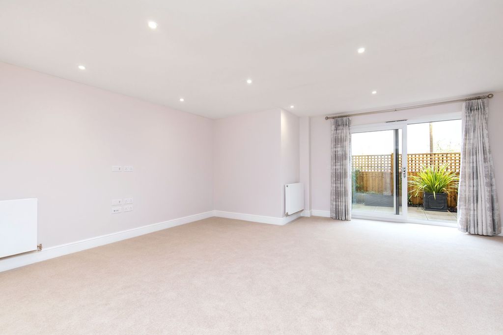 Property photo 3 of 7