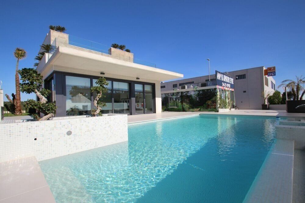 Property photo 1 of 50