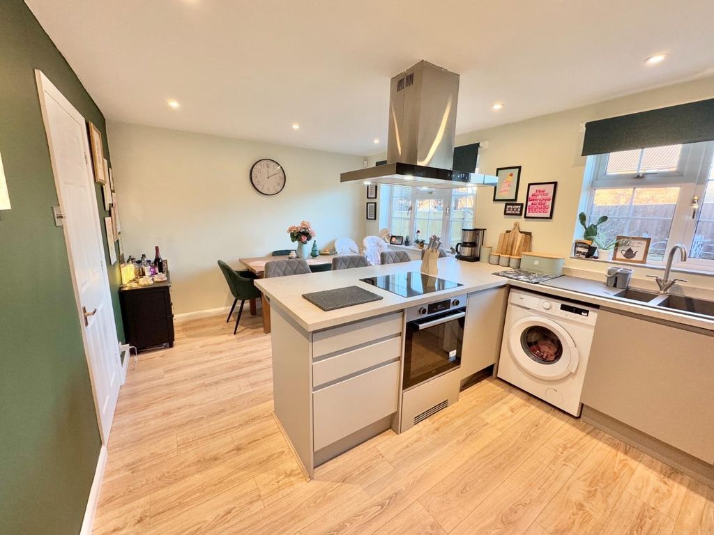 Property photo 3 of 13 Kitchen