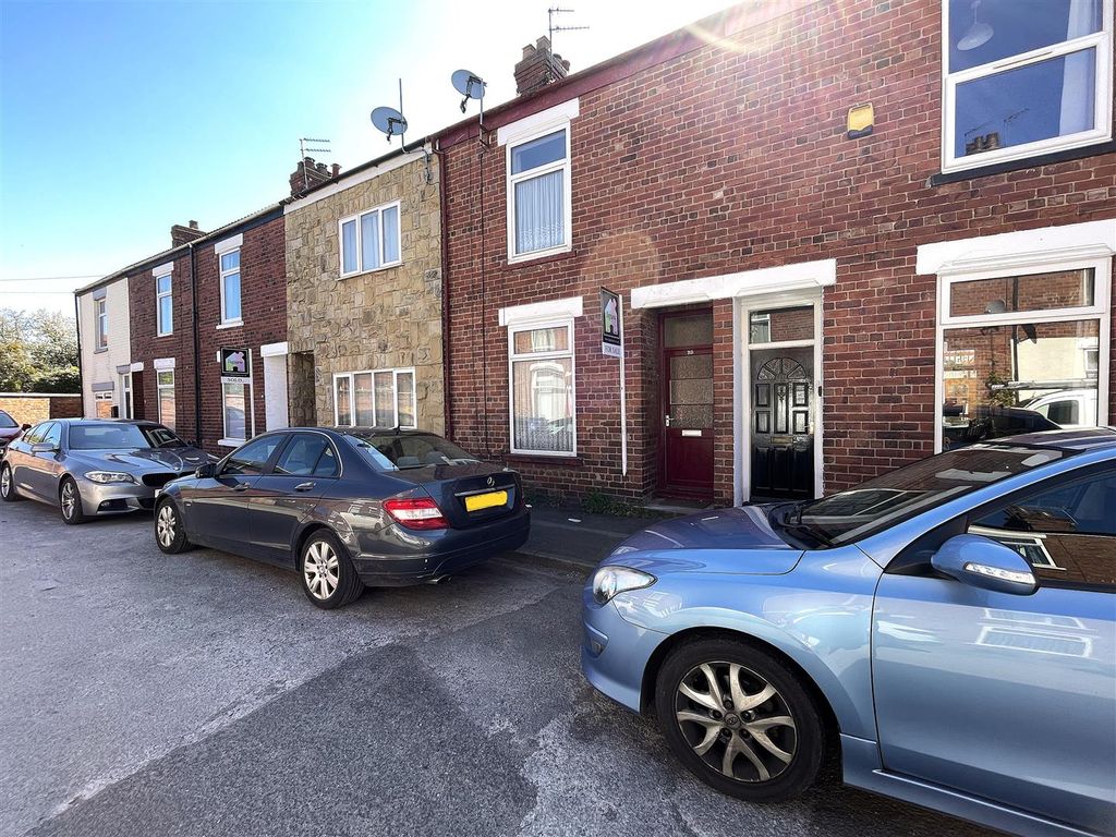 Property photo 1 of 16 Front External