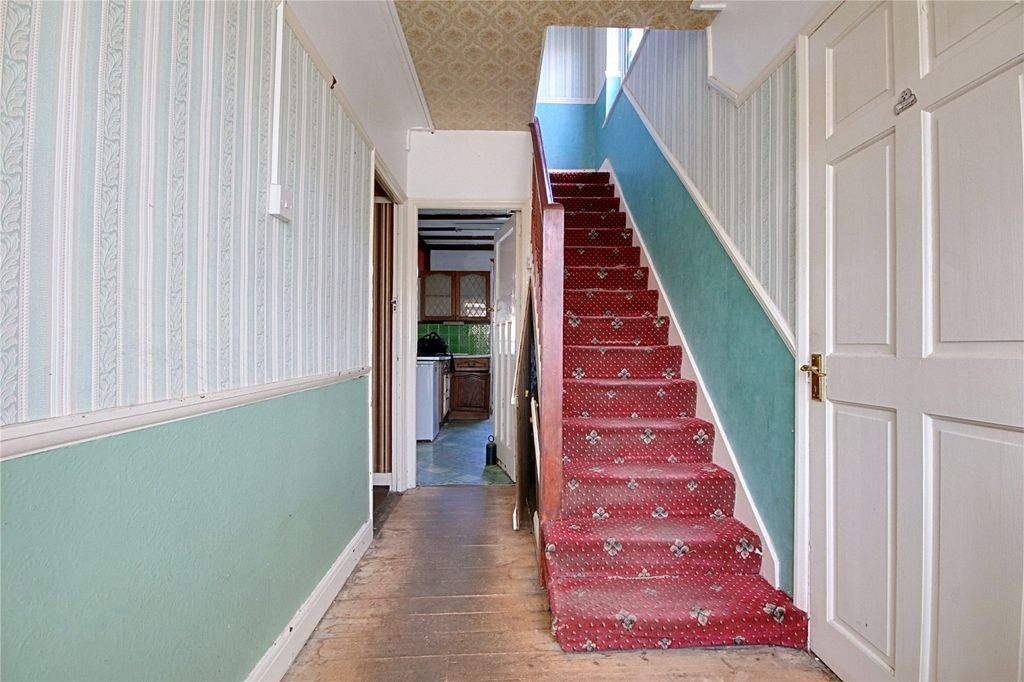 Property photo 3 of 17 Picture No. 02