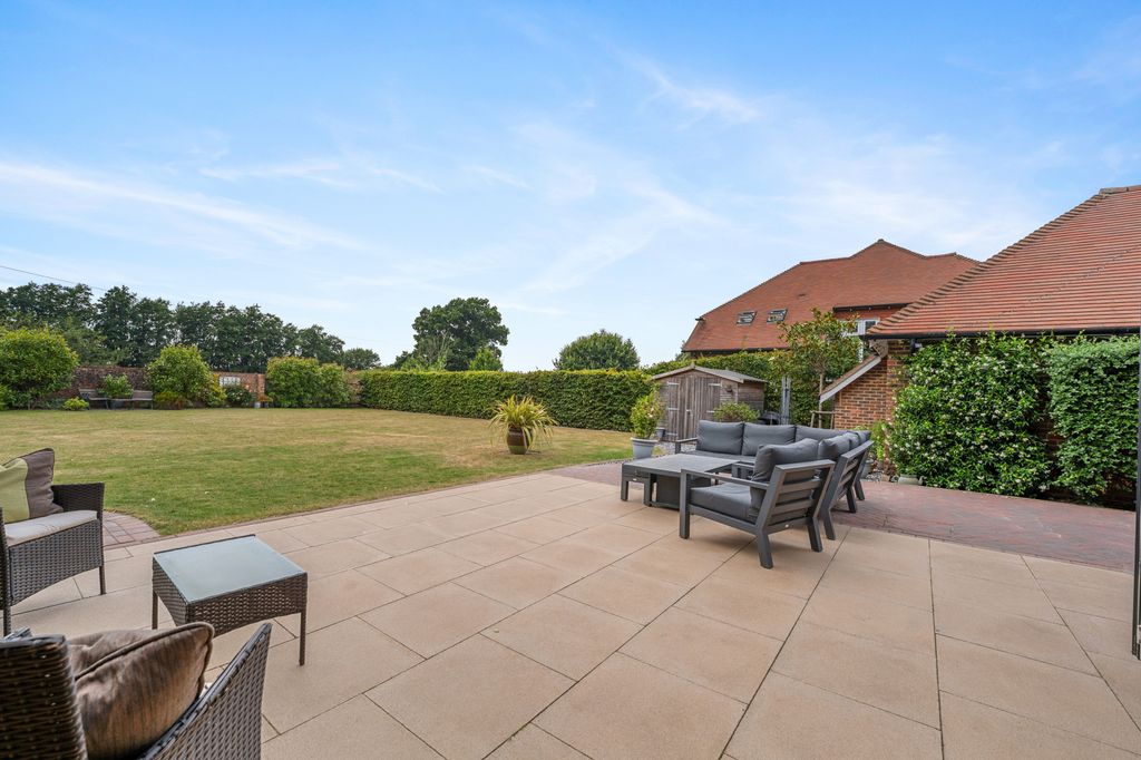Property photo 1 of 31