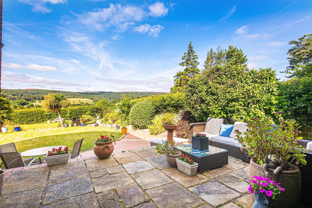 Property photo 2 of 43 Garden