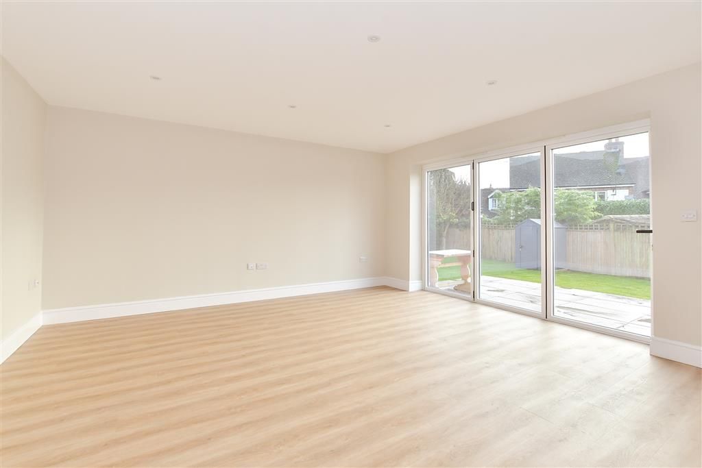 Property photo 3 of 16 Lounge/Dining Room