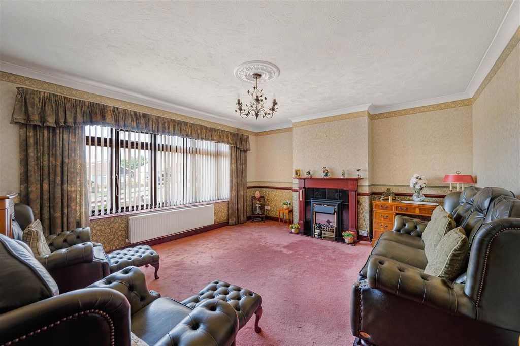 Property photo 3 of 10 Living Room