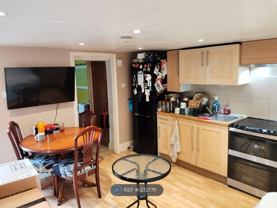 Property photo 1 of 16 Kitchen/Sitting Room