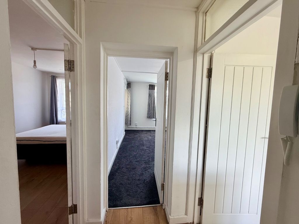 Property photo 2 of 11 5256601