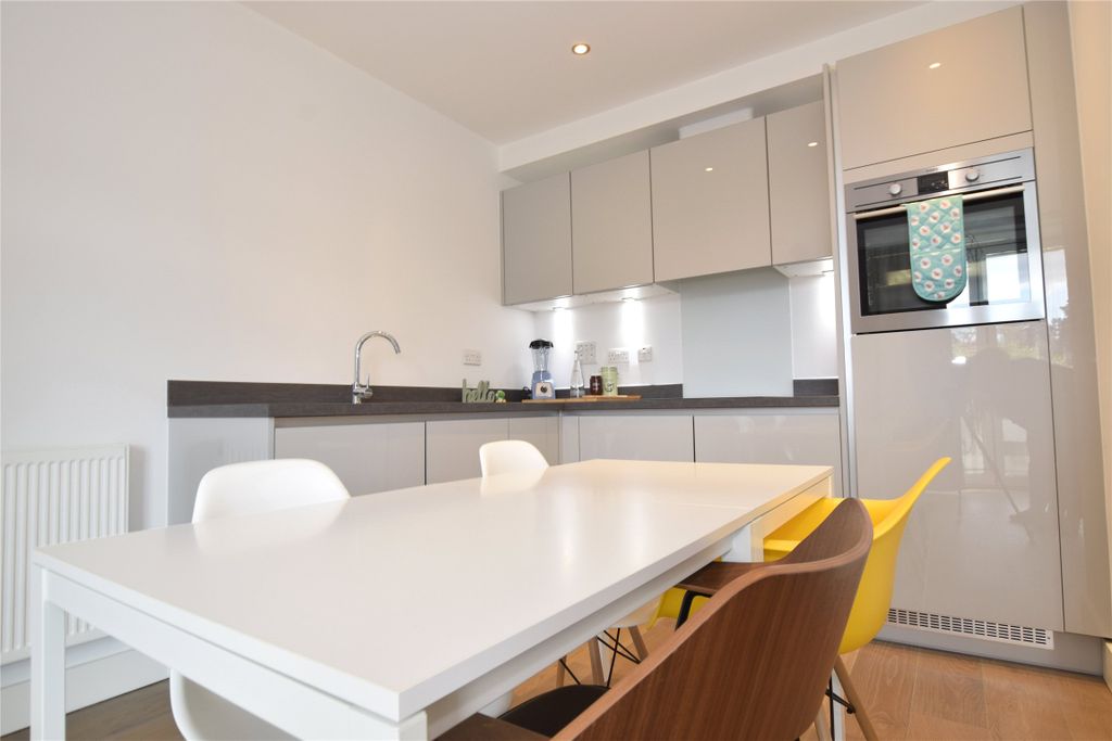 Property photo 2 of 7 Kitchen