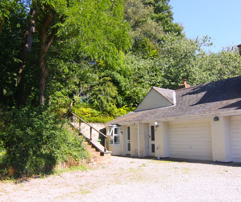 Property photo 1 of 8 Front.Jpg