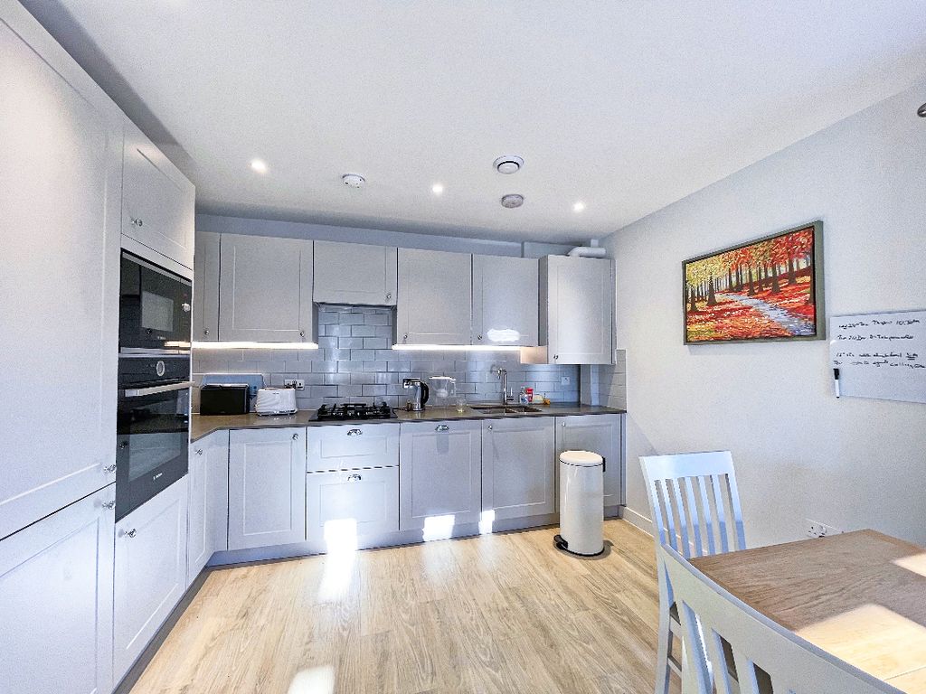 Property photo 3 of 12 3