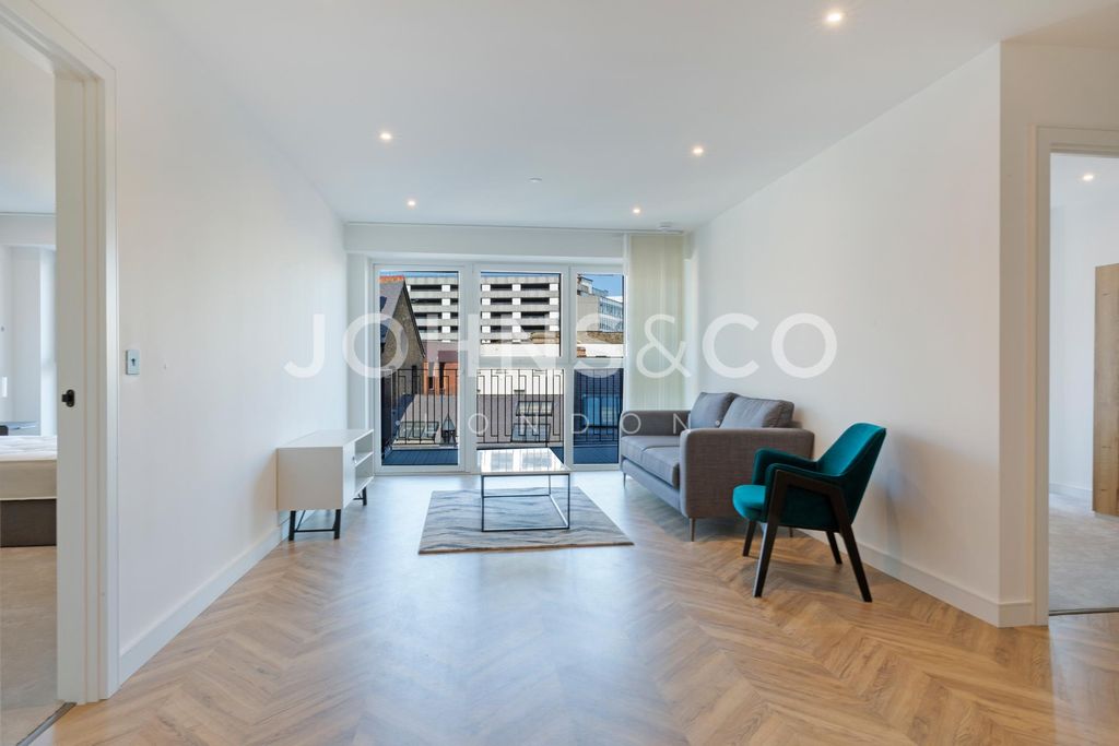 Property photo 2 of 20