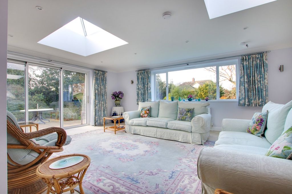 Property photo 2 of 19