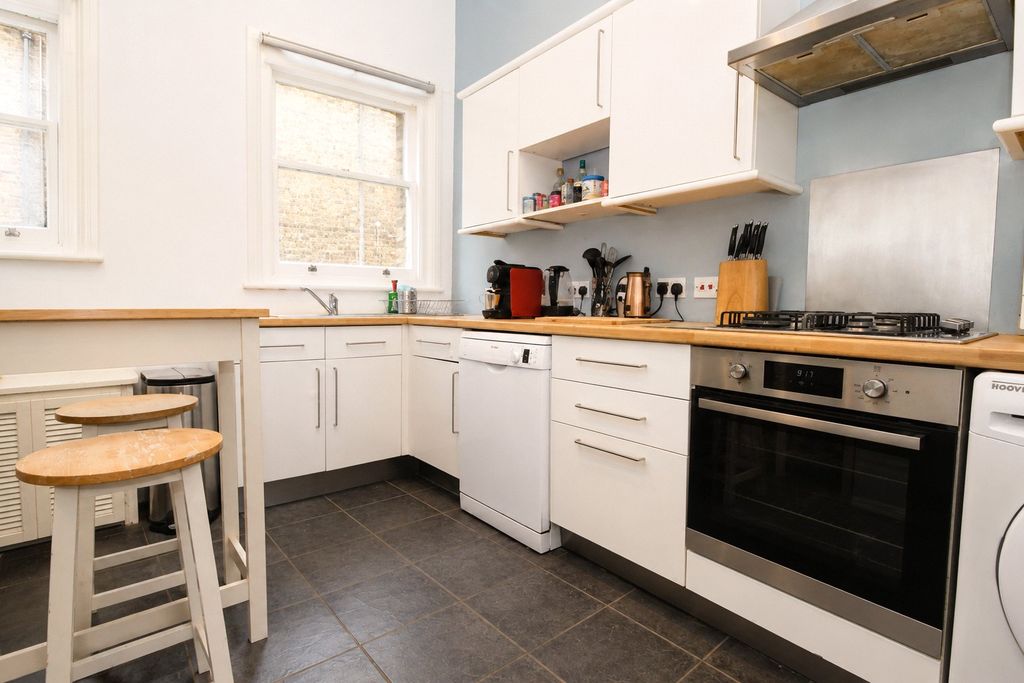 Property photo 3 of 16 Kitchen