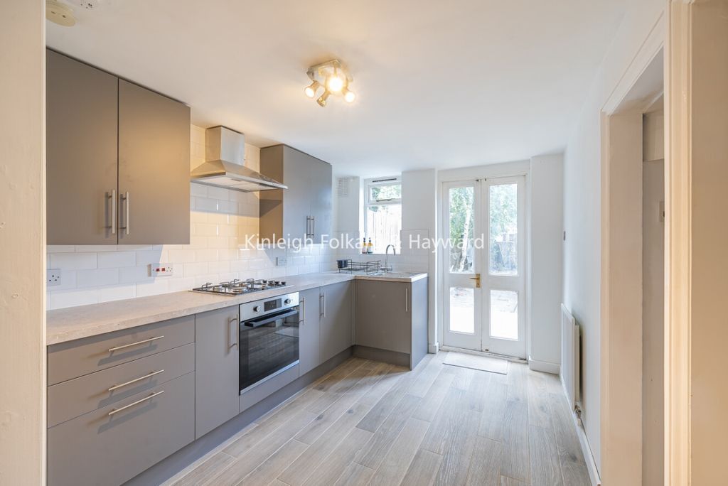 Property photo 1 of 7 140B1297-7E0B-4c58-A