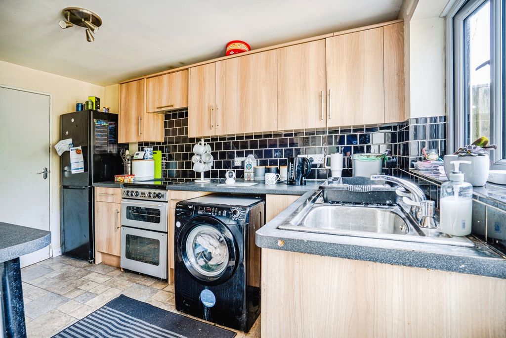 Property photo 3 of 16 Photo