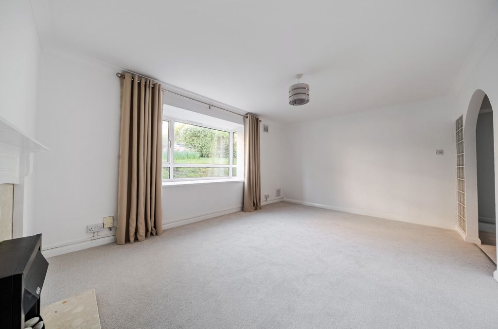 Property photo 2 of 24 1439499-17-69d545...