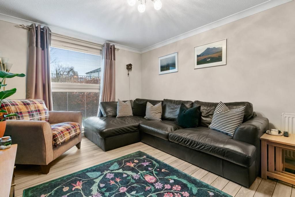 Property photo 3 of 25