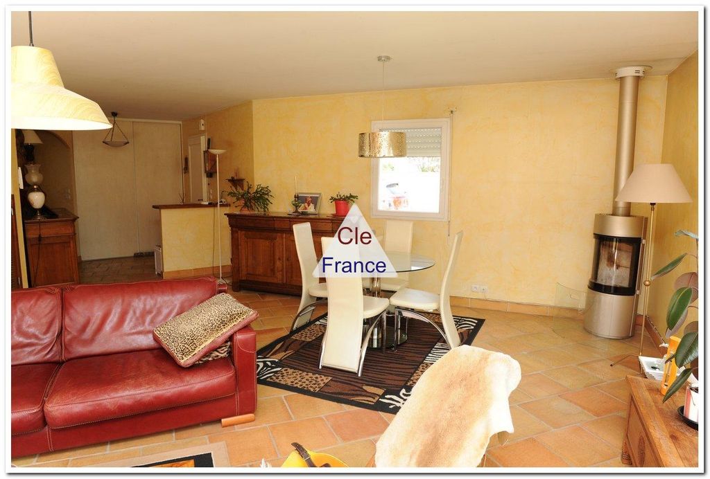 Property photo 3 of 8