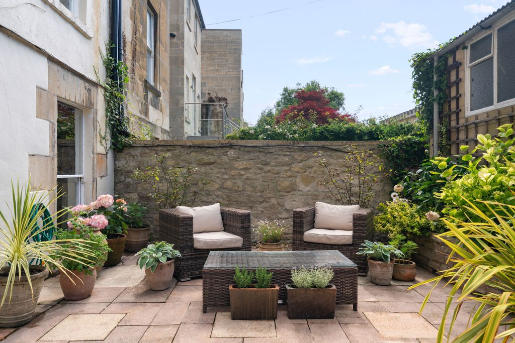 Additional image 4 of 3 bed flat for saleGreat Pulteney Street, Bath BA2
