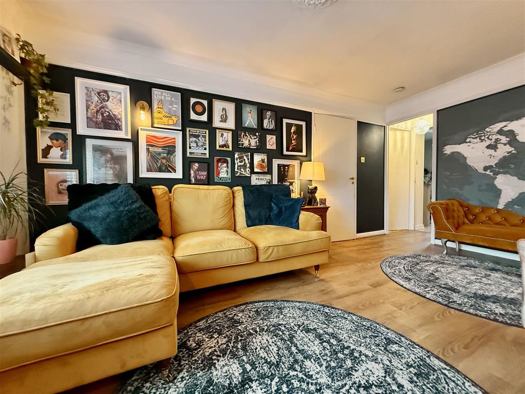 Property photo 3 of 17 3