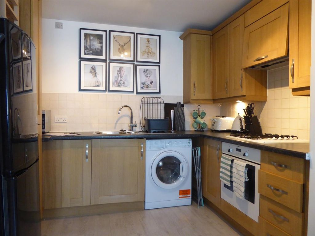 Property photo 3 of 6