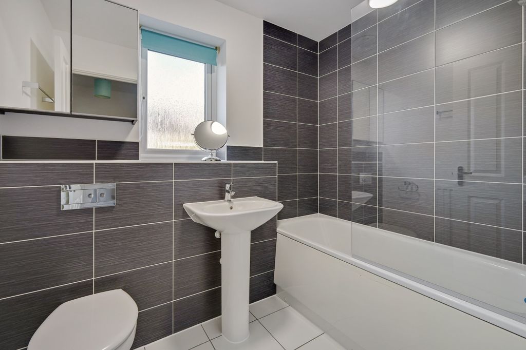 Property photo 3 of 20 4810773