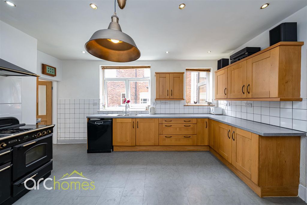 Property photo 3 of 37 Bolton-23.Jpg