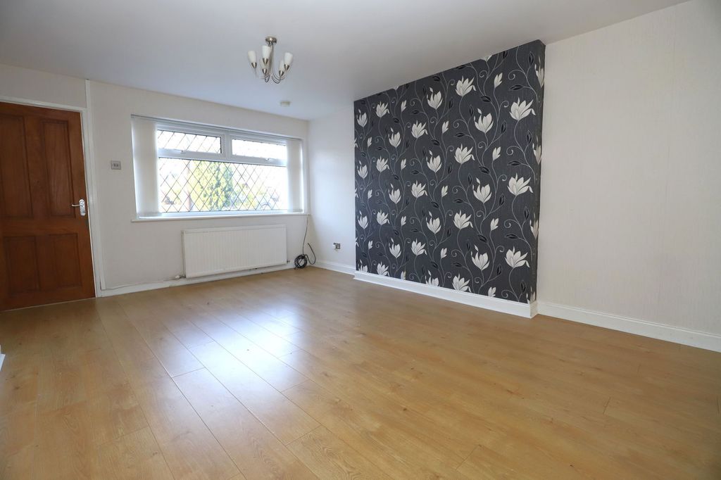 Property photo 2 of 28