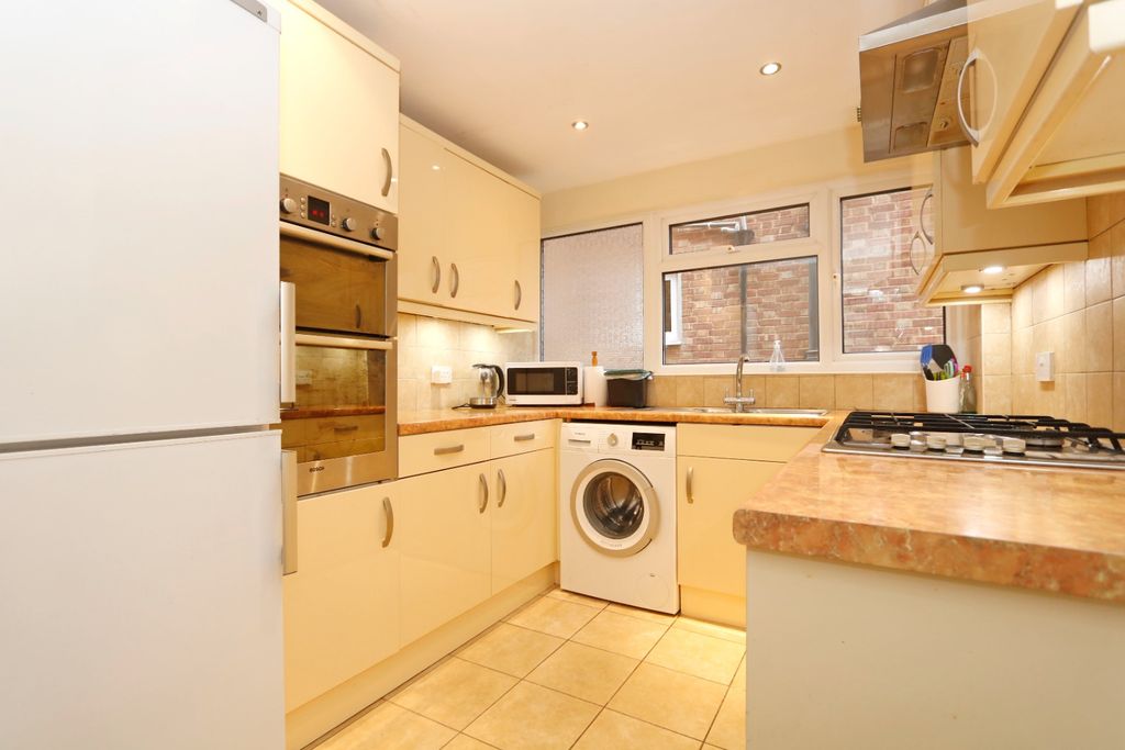 Property photo 3 of 14 4535233
